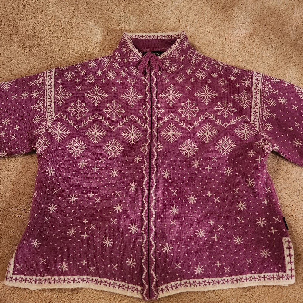 Obermeyer 100% wool fair isle snowflake sweater